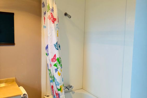 One-Bedroom Unit - bathroom